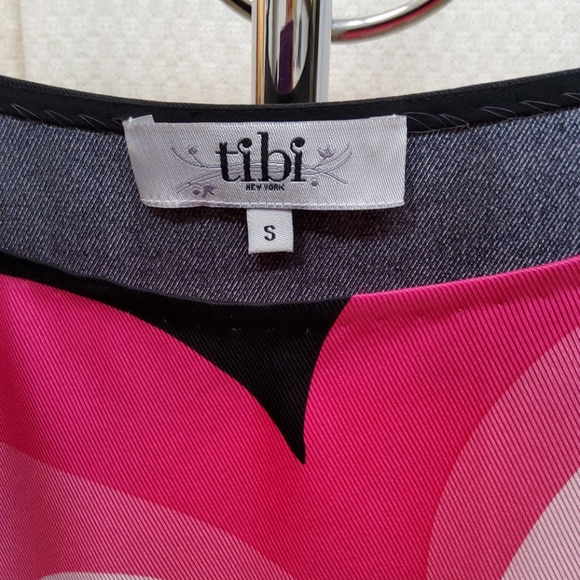 Tibi 100% Silk Abstract Floral Tunic Top Cover-up - Picture 3 of 9